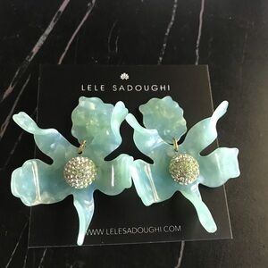 NWOT Lele Sadoughi crystal lily earrings
